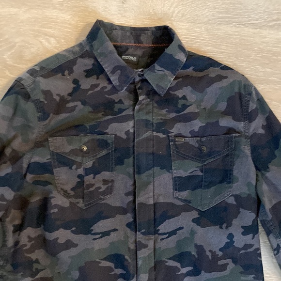 Camo zip up utility shirt size L Buffalo - Picture 2 of 7